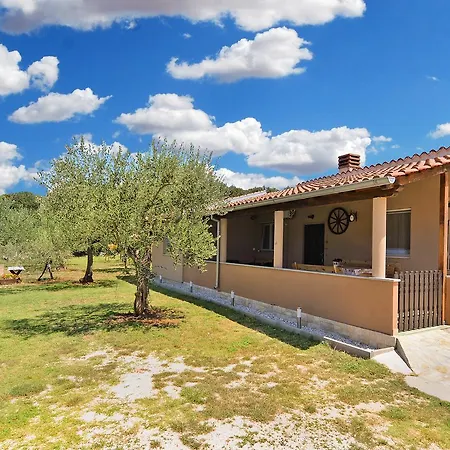 Mladenka 1721 Apartmán Pula